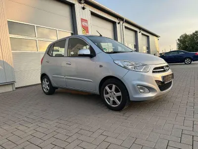 Gebraucht Hyundai i10 Style 86 PS (63 kW) 2013 Grau Kleinwagen