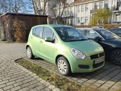 Gebraucht Suzuki Splash Basic 65 PS (47 kW) 2009 Grün Kleinwagen