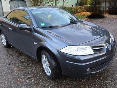 Grau Gebraucht 2008 Renault Mégane Cabriolet Authentique Cabrio | 3.950 € (Teuer)