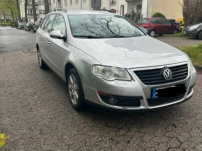 Gebraucht VW Passat 140 PS (102 kW) 2011 Silber Kombi
