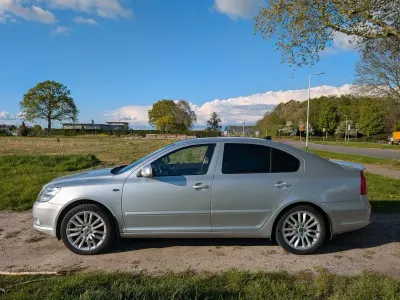 Begagnad Skoda Octavia LAURIN & KLEMENT 160 HK (117 kW) 2009 Silver Sedan