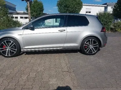 Gebraucht VW Golf VII Sound 184 PS (135 kW) 2015 Gold Limousine