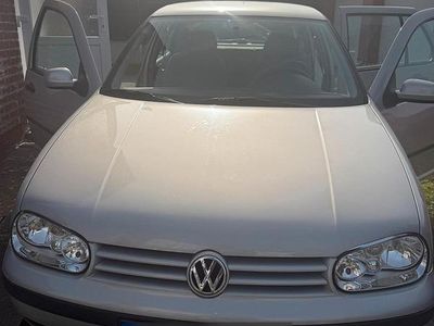 Second-hand VW Golf IV 75 CP (55 kW) 1999 Argintiu Hatchback