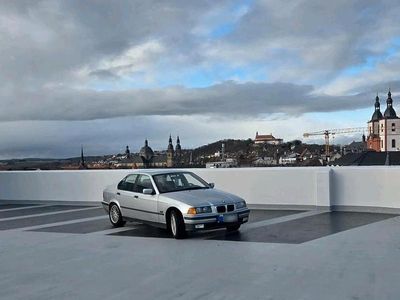 Gebraucht BMW 320 150 PS (110 kW) 1996 Silber Limousine