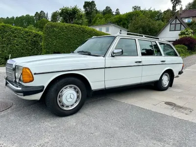 Gebraucht Mercedes 200 110 PS (80 kW) 1985 Weiß Limousine