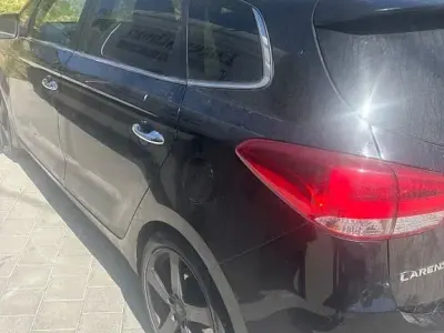 Brugt Kia Carens DREAM-TEAM Edition 141 HK (103 kW) 2015 Sort MPV