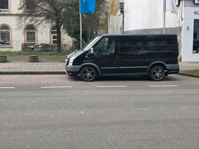 Gebraucht Ford Transit Sport 140 PS (102 kW) 2011 Schwarz Van / Kleinbus