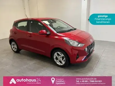 Gebraucht Hyundai i10 Trend 67 PS (49 kW) 2023 Rot Kleinwagen