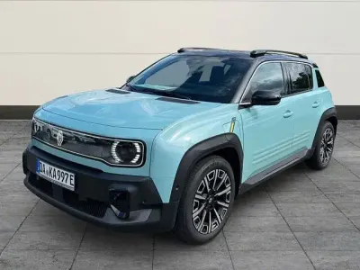 Begagnad Renault 4 E-Tech 110 kW (150 HK) 2025 Grön SUV