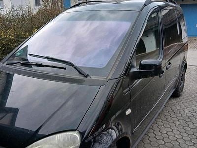 Usado Mercedes Vaneo 125 HP (91 kW) 2004 Preto Monovolume