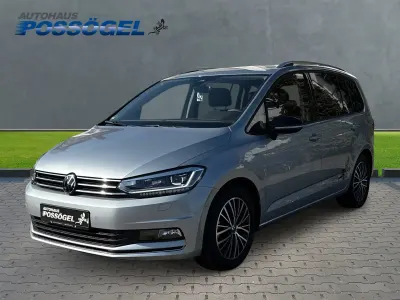 Gebraucht VW Touran Comfortline 150 PS (110 kW) 2025 Silber Van / Kleinbus