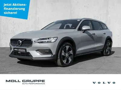 Gebraucht Volvo V60 CC Plus 197 PS (144 kW) 2024 Vapour grey / metallic Kombi