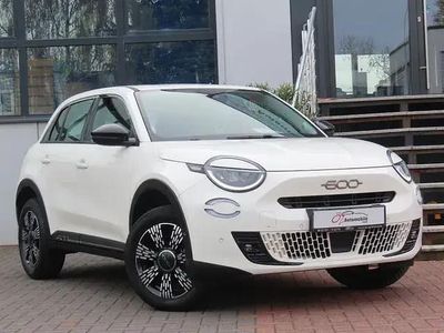 Second-hand Fiat 600 122 CP (89 kW) 2024 Alb SUV