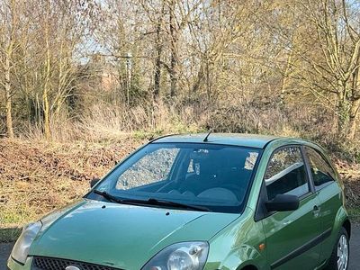 Gebraucht Ford Fiesta 75 PS (55 kW) 2005 Grün Kleinwagen