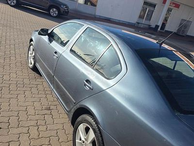 Używany Skoda Octavia 101 KM (74 kW) 2004 Szary Sedan/Limuzyna