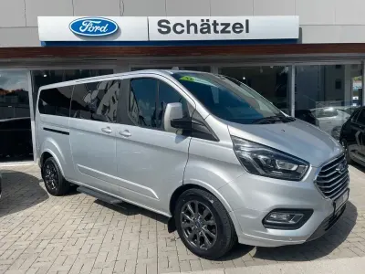 Gebraucht Ford Tourneo 170 PS (125 kW) 2023 Silber Van / Kleinbus