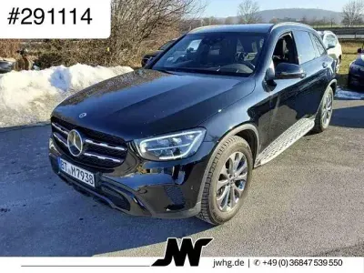 Używany Mercedes GLC300 Night 245 KM (180 kW) 2021 Czarny SUV