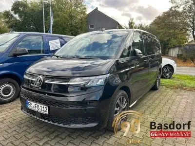 Gebraucht VW Multivan Life 150 PS (110 kW) 2024 Schwarz Van / Kleinbus