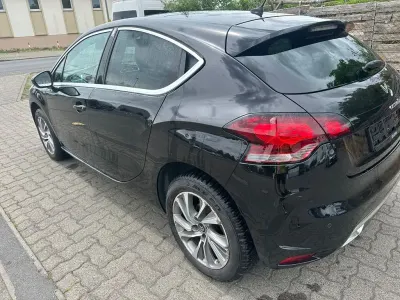 Gebraucht Citroën DS4 So Chic 163 PS (119 kW) 2015 Schwarz Kleinwagen