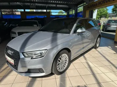 Gebraucht Audi A3 Comfort 110 PS (80 kW) 2017 Silber Limousine