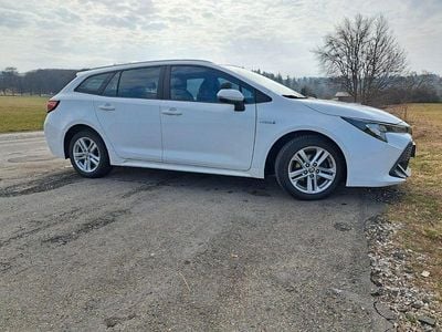 Usado Toyota Corolla Comfort 98 HP (72 kW) 2021 Branco Carrinha