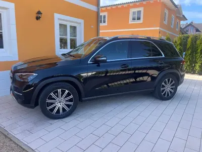 Używany Mercedes GLE300 269 KM (197 kW) 2025 Czarny SUV