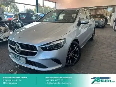Gebraucht Mercedes B180 116 PS (85 kW) 2024 Silber Van / Kleinbus