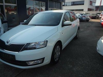 Second-hand Skoda Rapid Drive 105 CP (77 kW) 2015 Alb Berlinǎ
