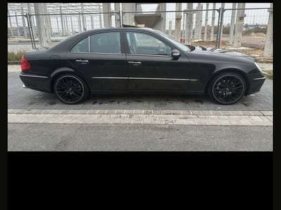 Mercedes E320