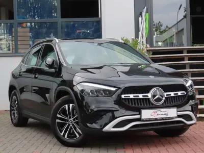 Gebraucht Mercedes GLA180 150 PS (110 kW) 2025 Schwarz SUV