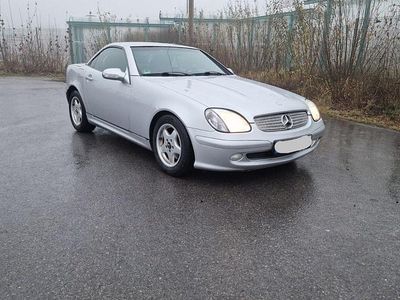 Silber Gebraucht 2000 Mercedes SLK200 Cabrio | 4.050 € (Etwas zu teuer)