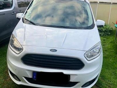 Second-hand Ford Tourneo Titanium 102 CP (75 kW) 2018 Alb Break