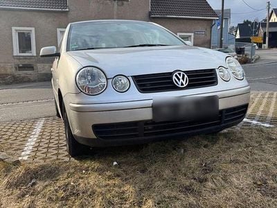 Gebraucht VW Polo Comfortline 54 PS (39 kW) 2005 Silber Kleinwagen