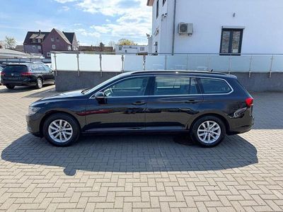 Gebraucht VW Passat Business 150 PS (110 kW) 2023 Schwarz Kombi
