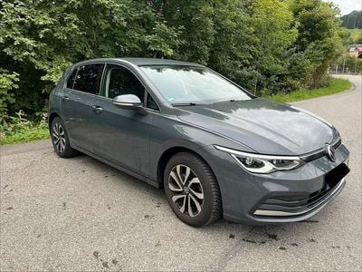 Gebraucht VW Golf VIII 116 PS (85 kW) 2022 Grau Limousine