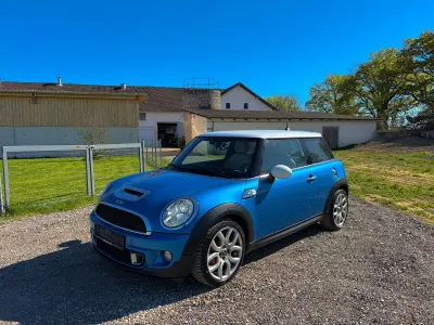 Occasion Mini John Cooper Works 211 ch (155 kW) 2011 Bleue Citadine