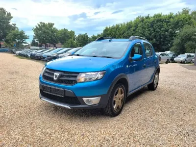 Używany Dacia Sandero Stepway Ambiance 90 KM (66 kW) 2014 Niebieski Hatchback