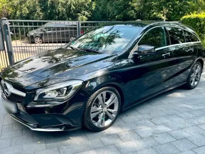 Gebraucht Mercedes CLA180 Shooting Brake Avantgarde 122 PS (89 kW) 2018 Schwarz Kombi