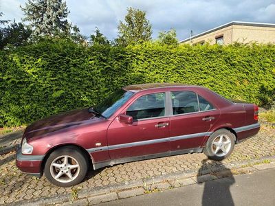 Mercedes C180