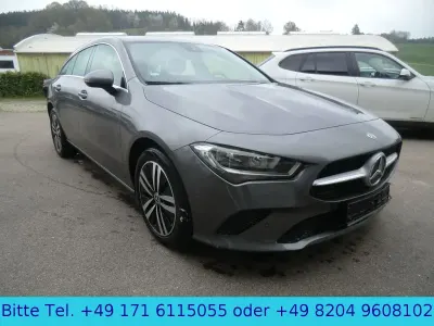 Gebraucht Mercedes CLA200 Shooting Brake 150 PS (110 kW) 2023 Grau Kombi