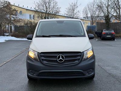 Gebraucht Mercedes Vito 163 PS (119 kW) 2020 Gelb Van
