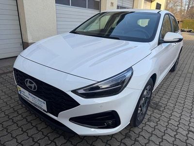 Neu Hyundai i30 Comfort 116 PS (85 kW) 2026 Weiß Limousine