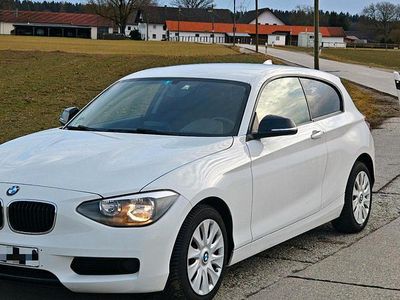 Gebraucht BMW 116 136 PS (100 kW) 2014 Weiß Kleinwagen