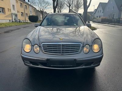 Gebraucht Mercedes E240 Elegance 174 PS (127 kW) 2003 Grau Kombi
