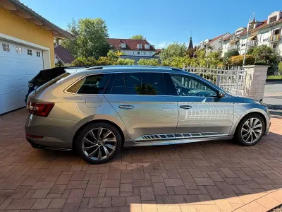Gebraucht Skoda Superb LAURIN & KLEMENT 190 PS (139 kW) 2018 Silber Kombi