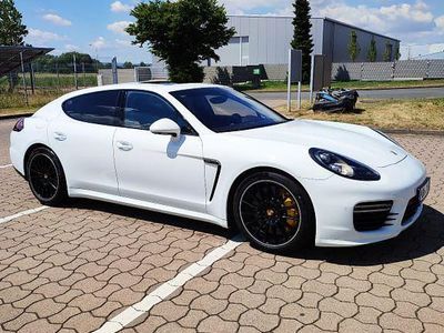 Porsche Panamera GTS