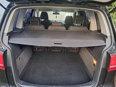 Schwarz Gebraucht 2012 VW Touran Trendline Van / Kleinbus | 8.500 € (Fairer Preis)