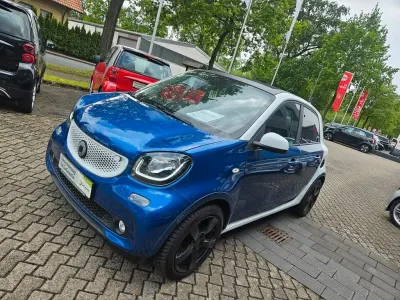 Używany Smart ForFour Prime 90 KM (66 kW) 2016 Biały Hatchback