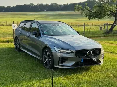 Gebraucht Volvo V60 R-Design 390 PS (286 kW) 2020 Grau Kombi