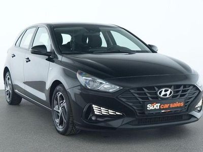 Gebraucht Hyundai i30 Select 120 PS (88 kW) 2023 Schwarz Limousine